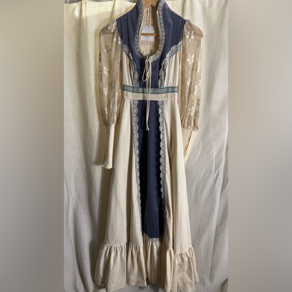 Gunne Sax | Dresses | Gunne Sax By Jessica Navy Cream Lace Maxi Dress ...